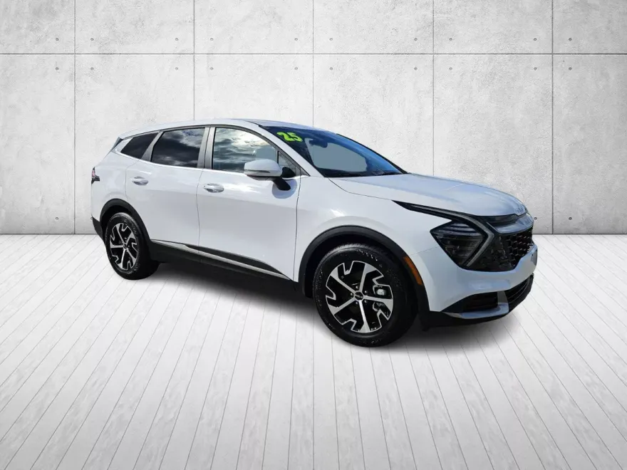 2025 Kia Sportage EX photo 1