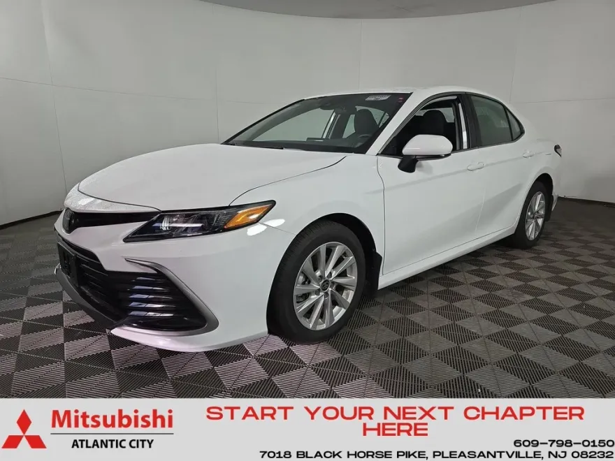 2024 Toyota Camry LE photo 1