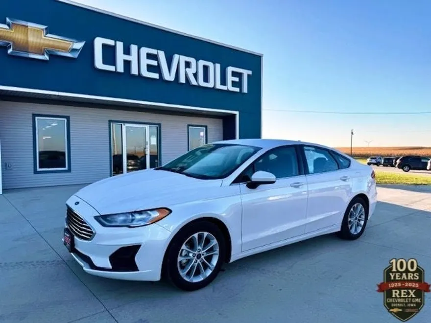 2019 Ford Fusion SE photo 1