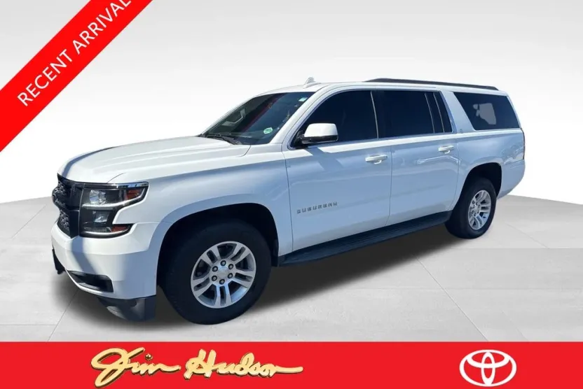 2018 Chevrolet Suburban LT photo 1