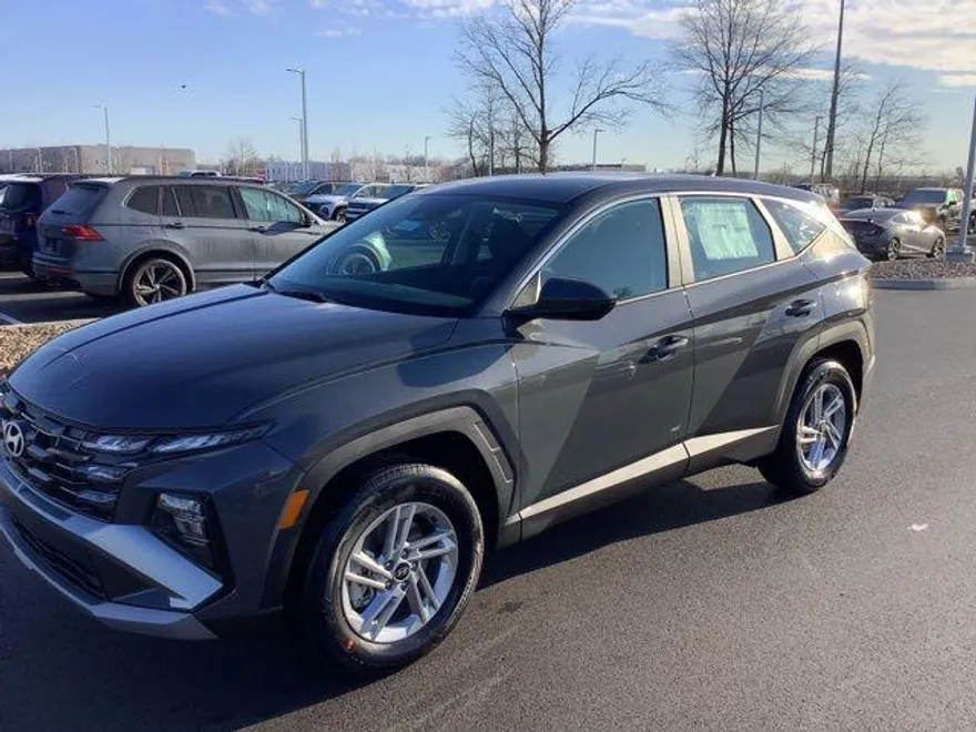 2025 Hyundai Tucson SE photo 1