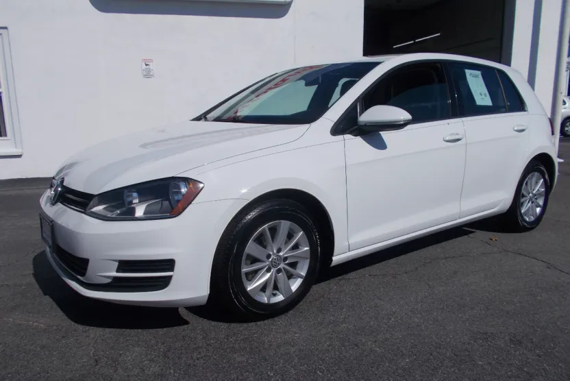2015 Volkswagen Golf TSI S photo 1