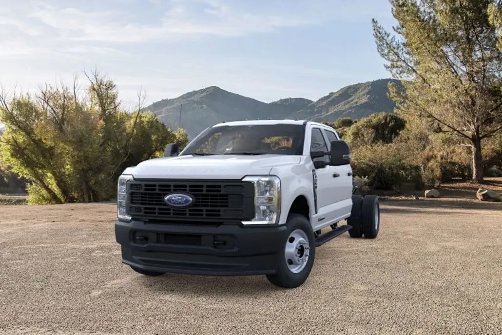 2025 Ford F-350 photo 1