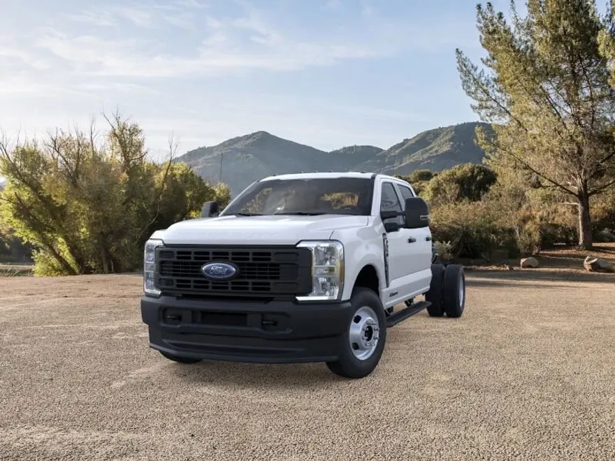 2025 Ford F-350 photo 1