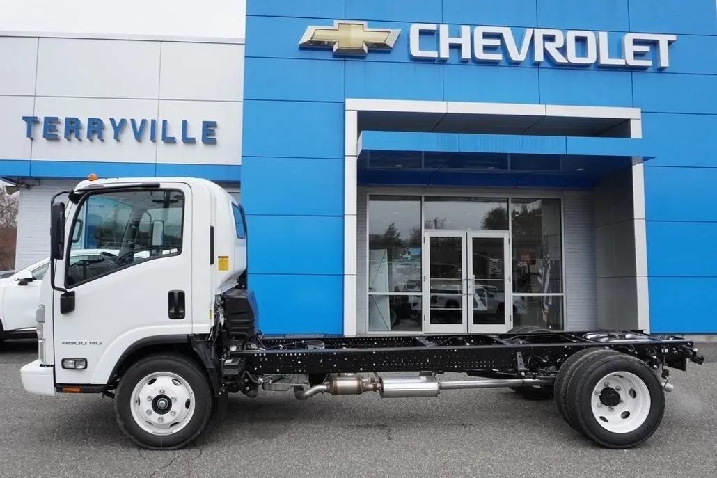 2025 Chevrolet Silverado photo 1