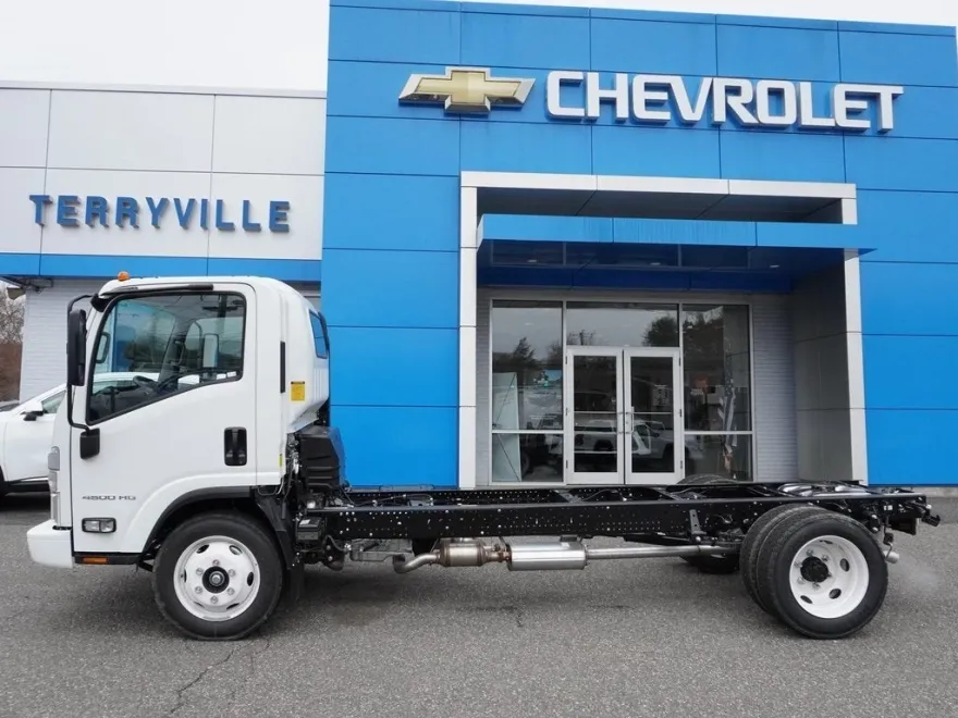 2025 Chevrolet Silverado photo 1