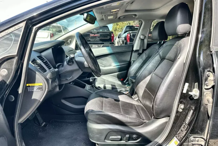 2015 Kia Forte EX photo 1