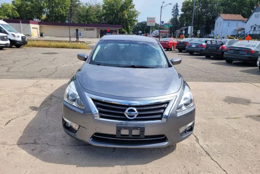 2015 Nissan Altima 2.5 photo 1