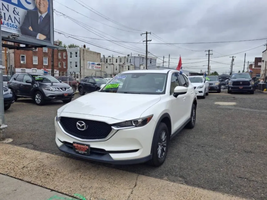 2017 Mazda CX-5 Touring photo 1