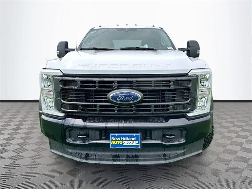 2025 Ford F-550 XL photo 1