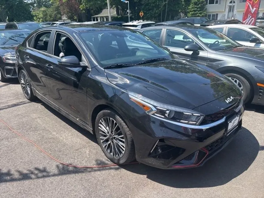 2022 Kia Forte GT-Line photo 1