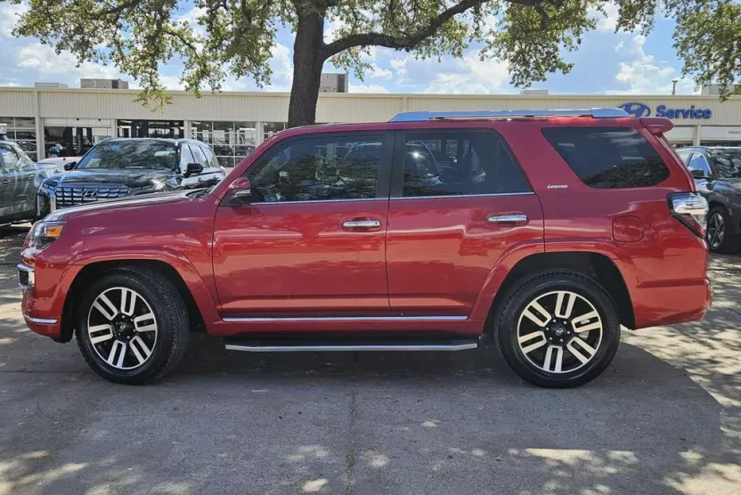 2022 Toyota 4Runner Limited photo 1