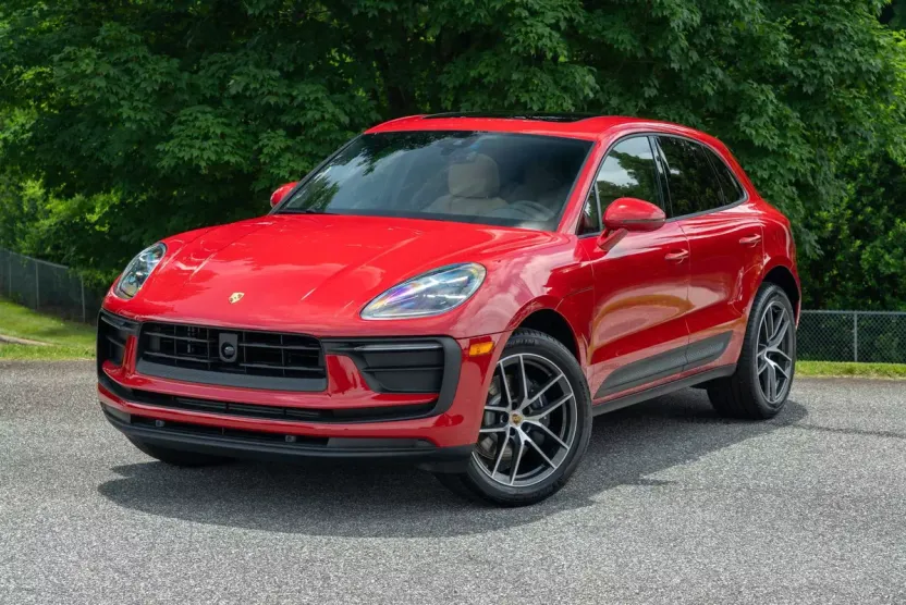 2025 Porsche Macan Base photo 1