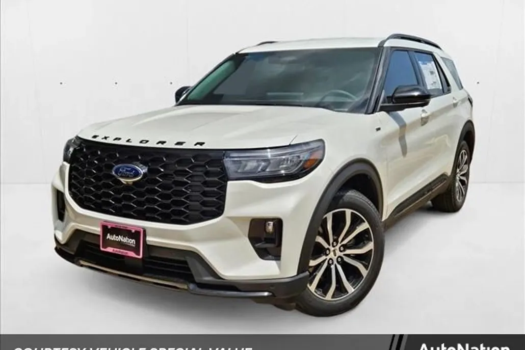 2025 Ford Explorer ST-Line photo 1