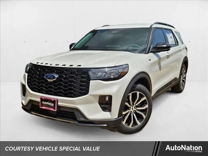 2025 Ford Explorer ST-Line photo 1