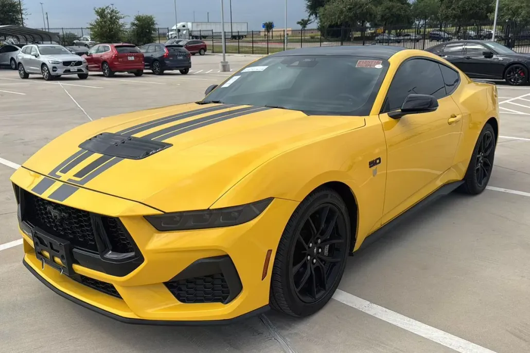 2024 Ford Mustang GT Premium photo 1