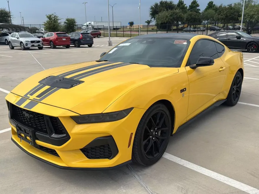 2024 Ford Mustang GT Premium photo 1