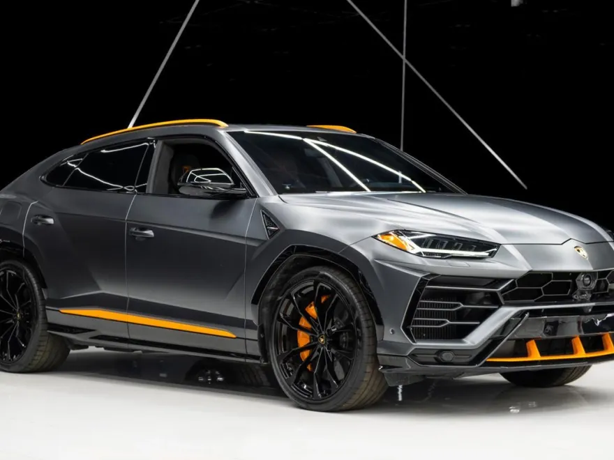2019 Lamborghini Urus photo 1