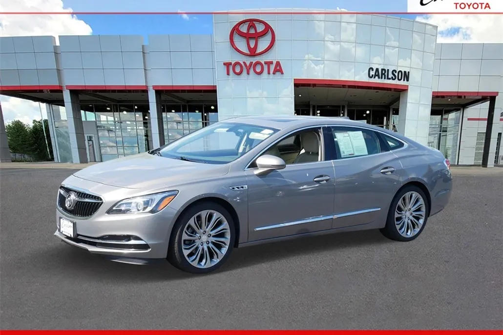 2017 Buick LaCrosse Essence photo 1