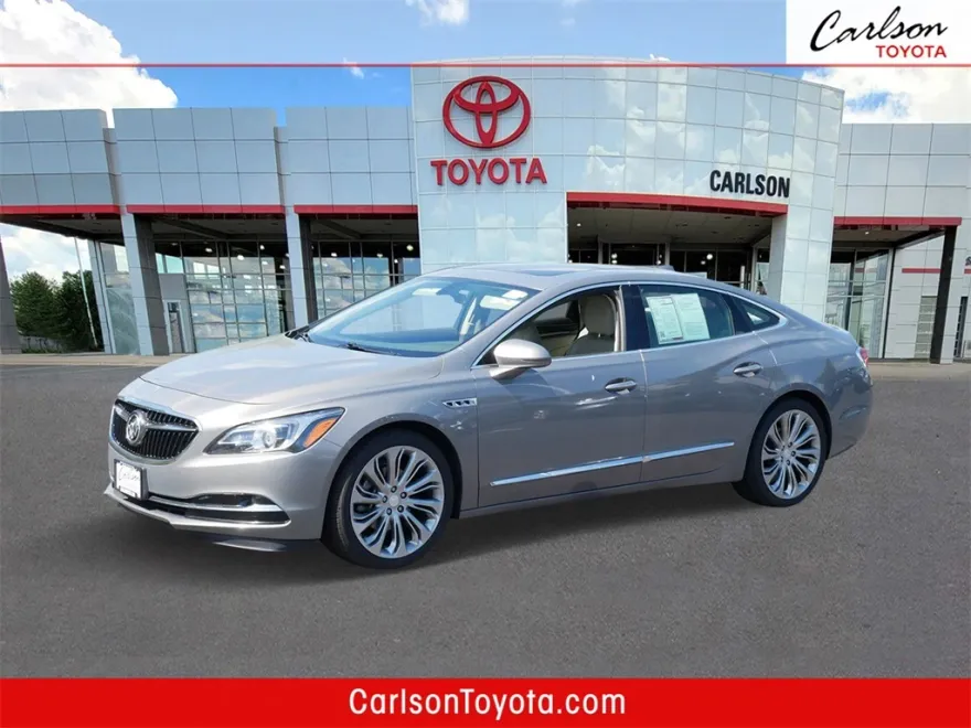 2017 Buick LaCrosse Essence photo 1