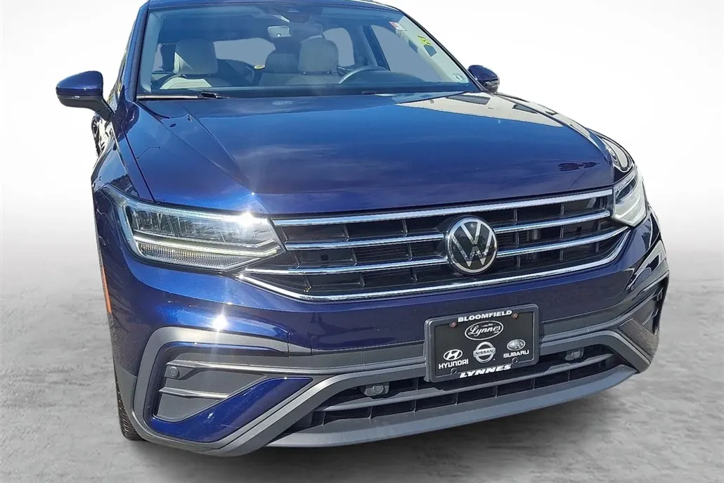 2022 Volkswagen Tiguan SE photo 1