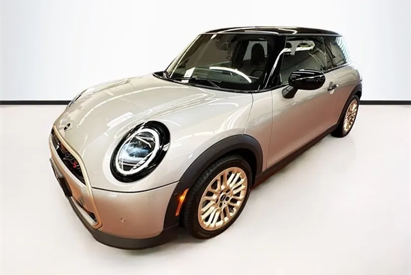 2025 Mini Cooper 2 Door Hardtop S photo 1