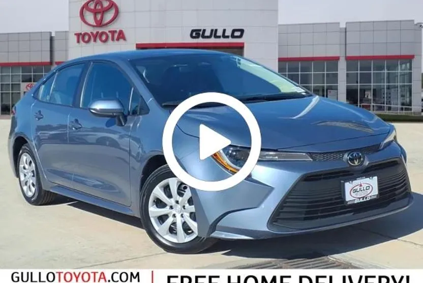 2024 Toyota Corolla LE photo 1