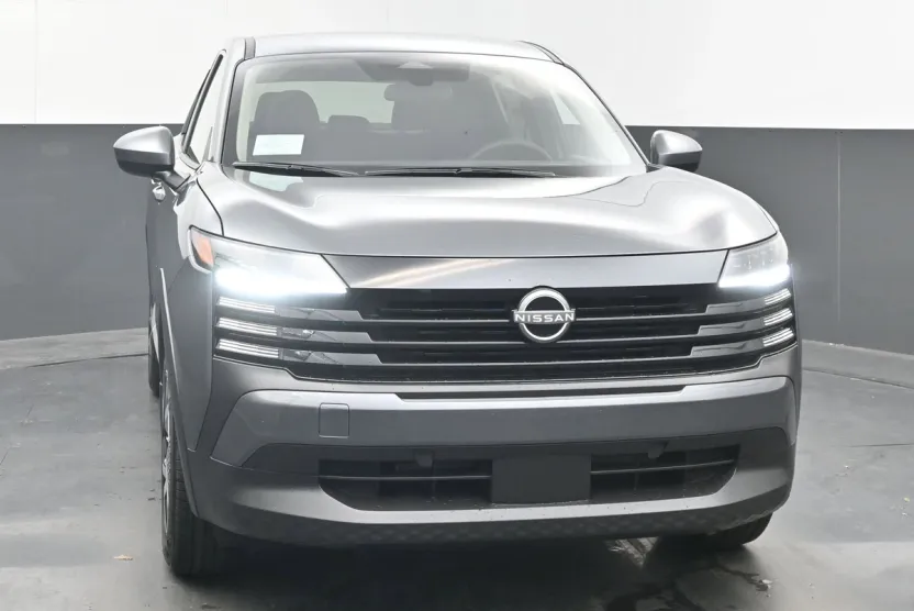 2025 Nissan Kicks SV photo 1