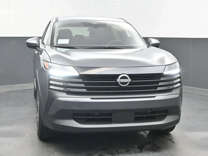 2025 Nissan Kicks SV photo 1