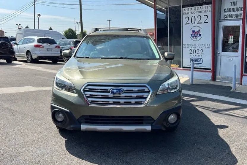 2016 Subaru Outback 2.5i Limited photo 1