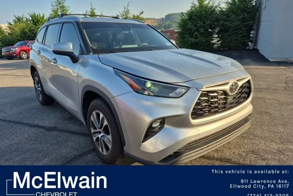 2022 Toyota Highlander XLE photo 1