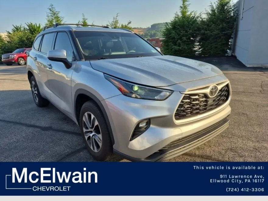 2022 Toyota Highlander XLE photo 1