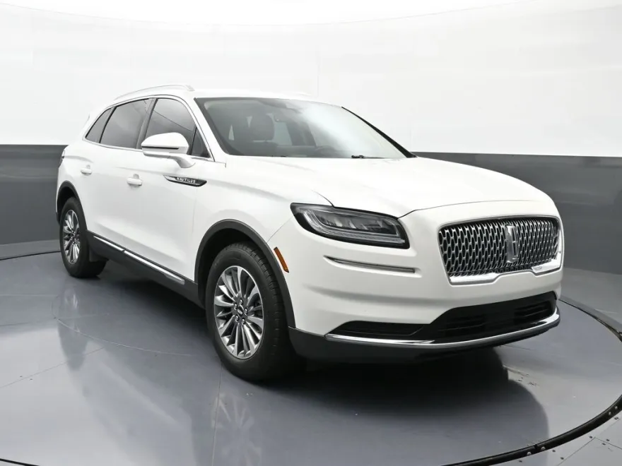 2022 Lincoln Nautilus Standard photo 1