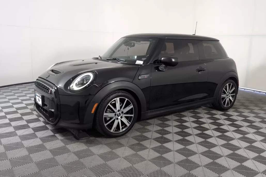 2023 Mini Cooper 2 Door Hardtop S photo 1