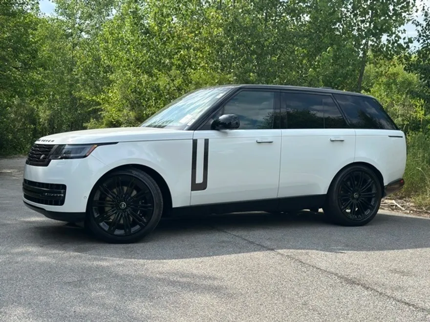 2025 Land Rover Range Rover SE photo 1