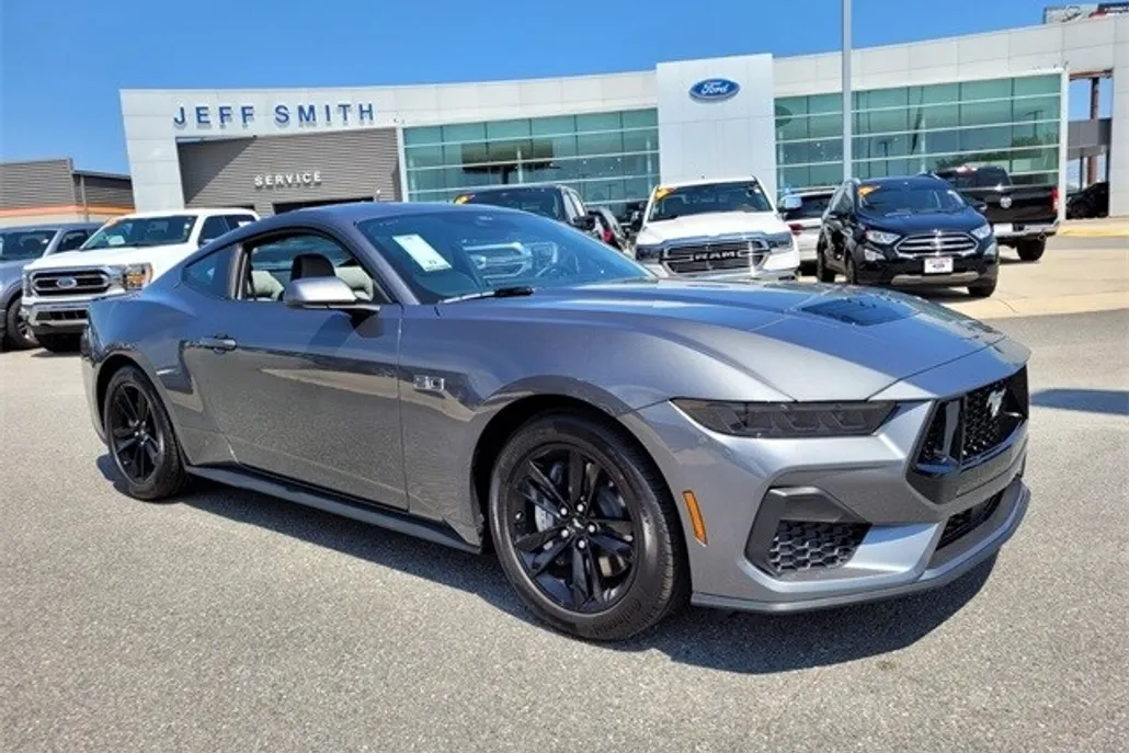 2025 Ford Mustang GT photo 1
