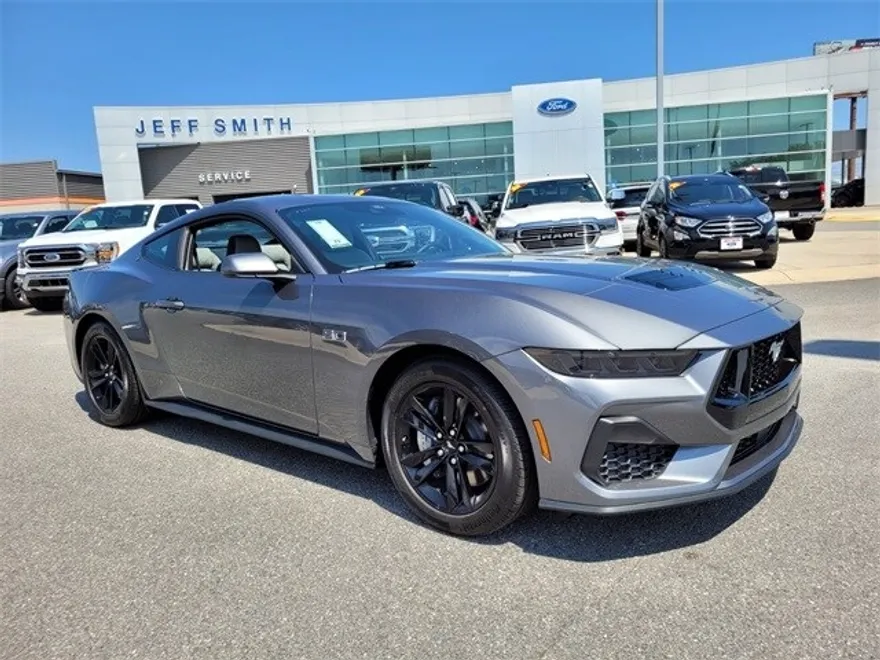 2025 Ford Mustang GT photo 1