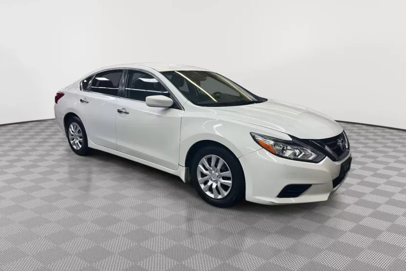 2016 Nissan Altima 2.5 S photo 1
