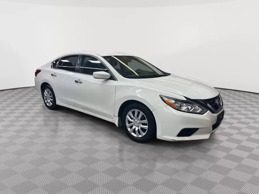 2016 Nissan Altima 2.5 S photo 1