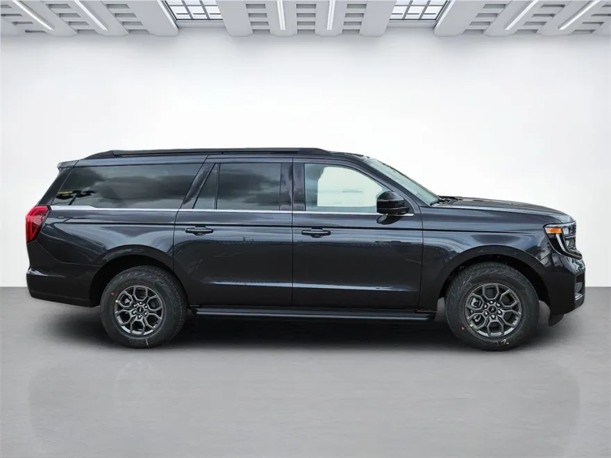 2025 Ford Expedition MAX EL photo 1