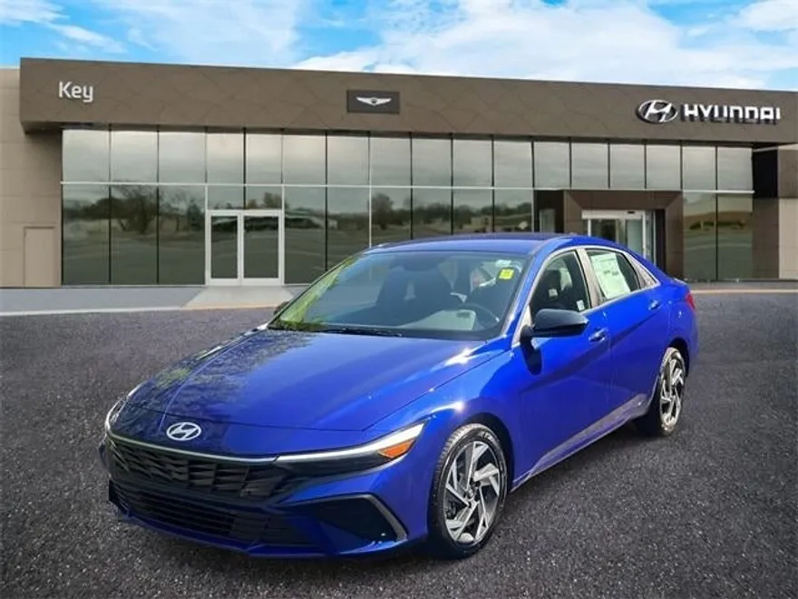 2025 Hyundai Elantra SEL Sport photo 1