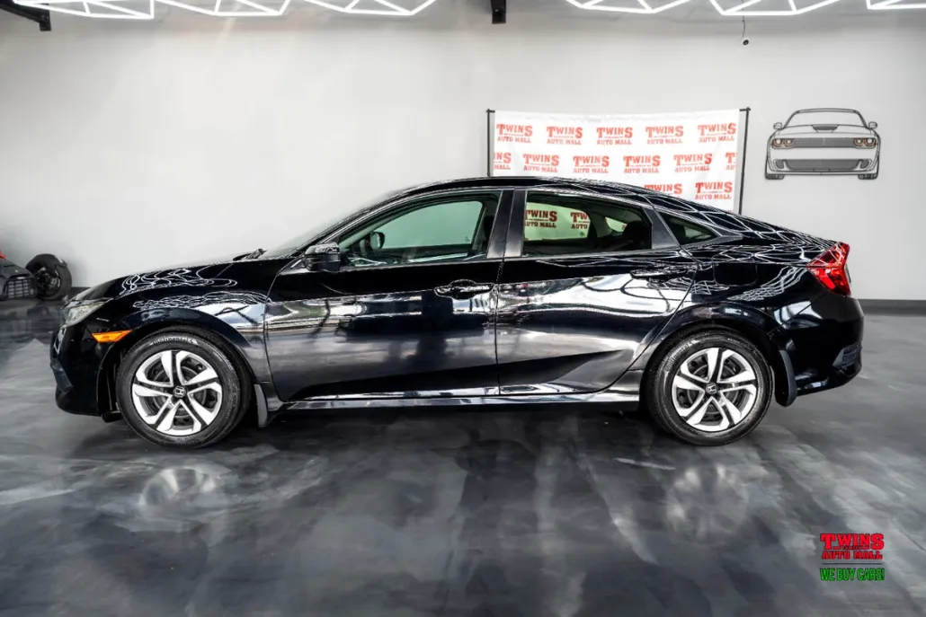 2018 Honda Civic LX photo 1