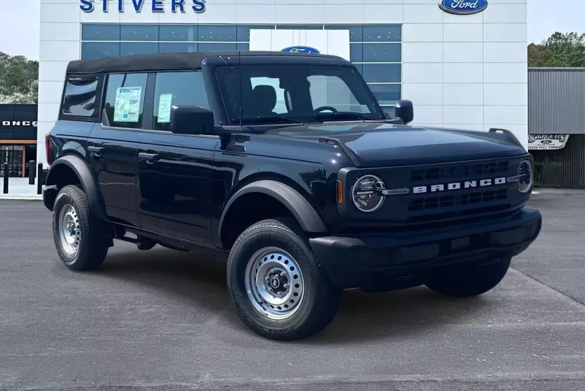 2025 Ford Bronco Base photo 1