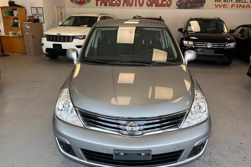 2012 Nissan Versa S photo 1