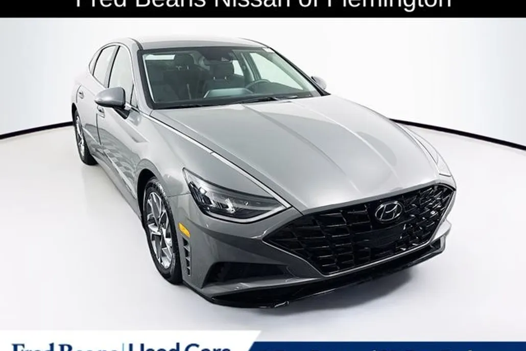 2022 Hyundai Sonata SEL photo 1