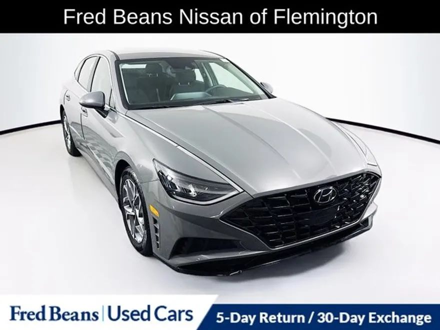 2022 Hyundai Sonata SEL photo 1
