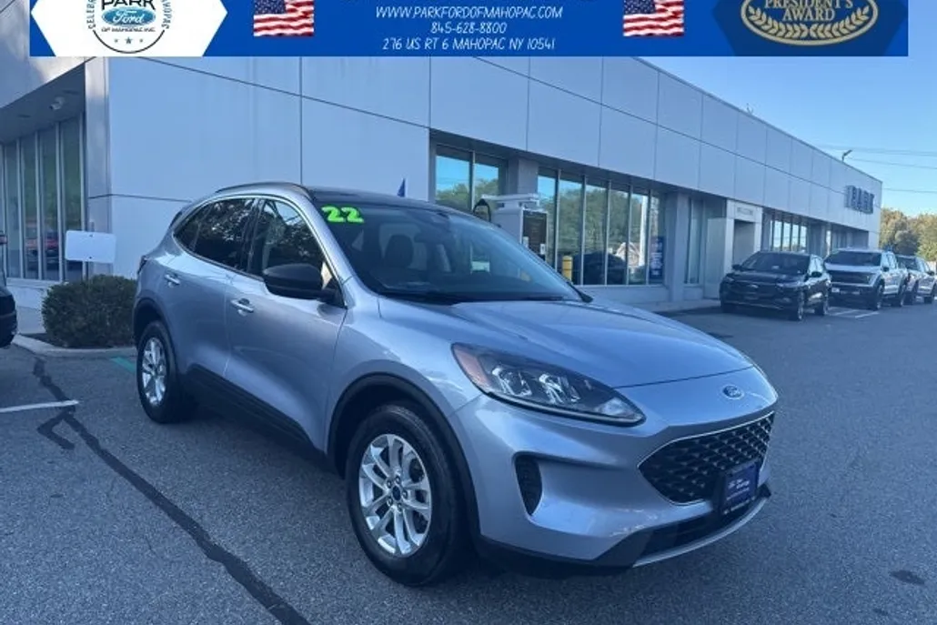 2022 Ford Escape SE photo 1