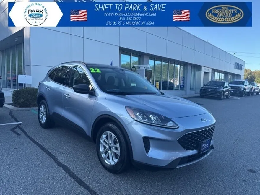 2022 Ford Escape SE photo 1