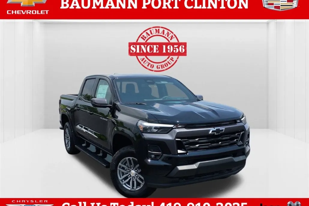 2025 Chevrolet Colorado Work Truck LT photo 1