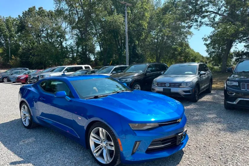 2017 Chevrolet Camaro 2LT photo 1